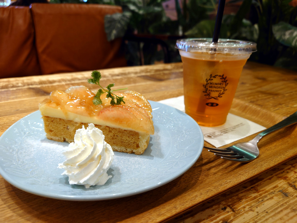 みのりカフェ6月のフェアの桃のタルト