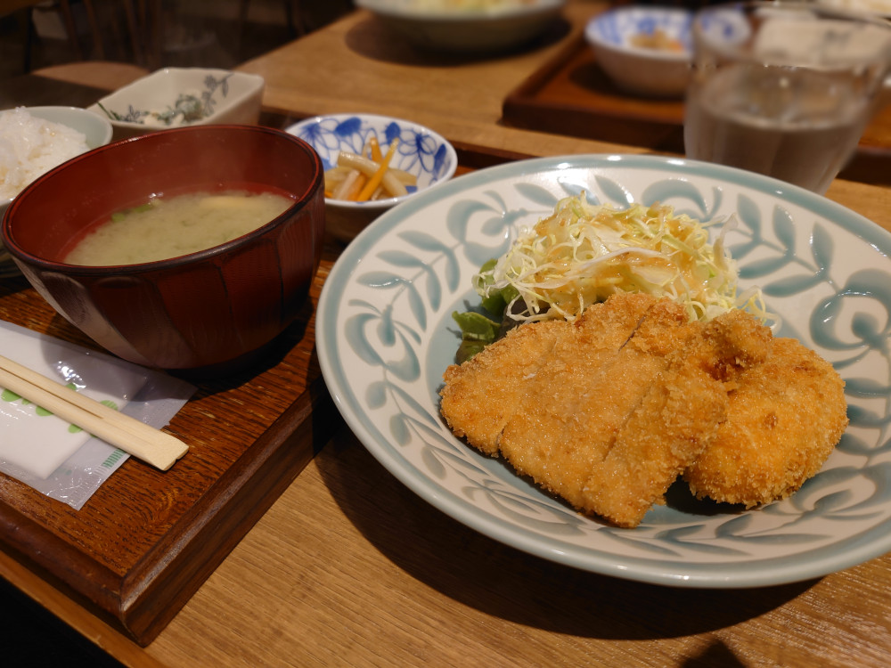 白金食堂エスターテ